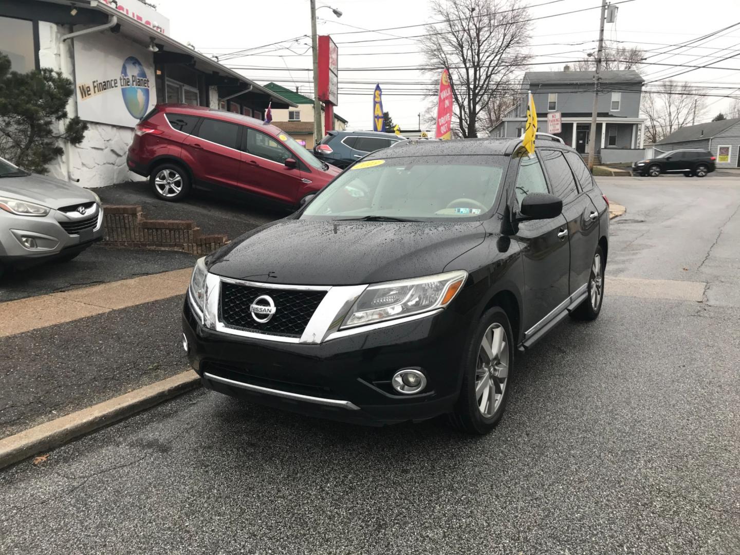 2013 Black /Tan Nissan Pathfinder Platinum (5N1AR2MM2DC) with an 3.5 V6 engine, Automatic transmission, located at 577 Chester Pike, Prospect Park, PA, 19076, (610) 237-1015, 39.886154, -75.302338 - Photo#2